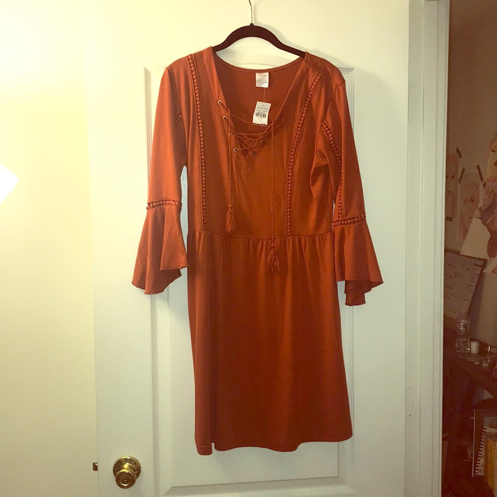 Drape sleeve stretchy dress